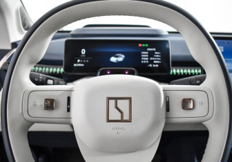 Подержанный автомобиль Zeekr X 2023 года (19 фото)