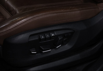 Подержанный автомобиль BMW X6 2017 года (27 фото)
