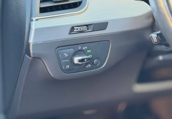 Подержанный автомобиль Audi Q7 2016 года (21 фото)