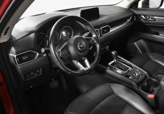 Подержанный автомобиль Mazda CX-5 2018 года (9 фото)
