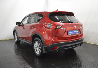 Подержанный автомобиль Mazda CX-5 2015 года (7 фото)