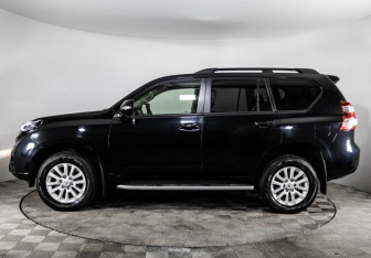 Подержанный автомобиль Toyota Land Cruiser Prado 2016 года (8 фото)