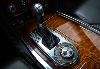 Подержанный автомобиль Infiniti QX80 2017 года (25 фото)