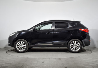 Подержанный автомобиль Hyundai ix35 2011 года (8 фото)