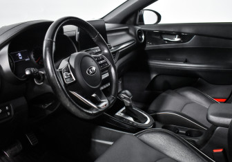 Подержанный автомобиль Kia Cerato Sedan 2021 года (9 фото)