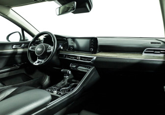 Подержанный автомобиль Kia K5 2020 года (9 фото)