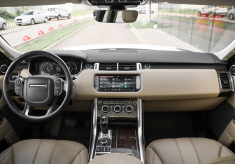 Подержанный автомобиль Land Rover Range Rover Sport 2017 года (14 фото)