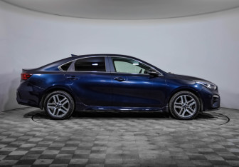 Подержанный автомобиль Kia Cerato Sedan 2021 года (4 фото)