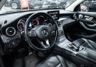 Подержанный автомобиль Mercedes-Benz GLC AMG 2016 года (17 фото)