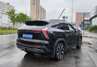 Подержанный автомобиль Geely Atlas 2024 года (4 фото)