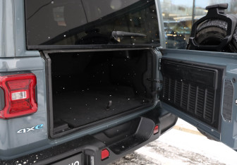 Подержанный автомобиль Jeep Wrangler 2023 года (19 фото)