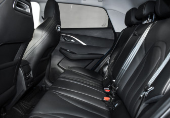 Подержанный автомобиль Omoda C5 2023 года (12 фото)