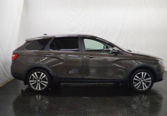 Подержанный автомобиль LADA (ВАЗ) Vesta Wagon 2018 года (4 фото)