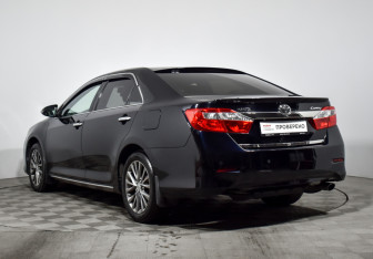 Подержанный автомобиль Toyota Camry Sedan 2014 года (7 фото)