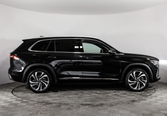 Подержанный автомобиль Geely Monjaro 2023 года (5 фото)