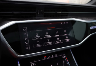 Подержанный автомобиль Audi A7 2018 года (19 фото)