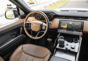Подержанный автомобиль Land Rover Range Rover Sport 2022 года (12 фото)
