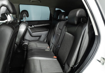 Подержанный автомобиль Chevrolet Captiva 2012 года (10 фото)