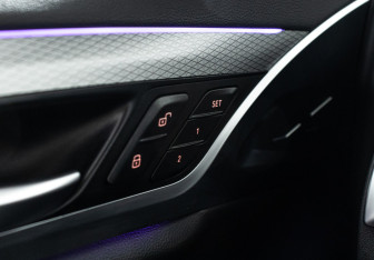 Подержанный автомобиль BMW X3 2021 года (20 фото)