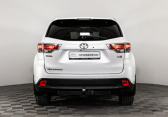 Подержанный автомобиль Toyota Highlander 2014 года (7 фото)