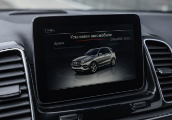 Подержанный автомобиль Mercedes-Benz GLE 2016 года (17 фото)