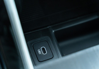 Новый Land Rover Range Rover Velar 2025 (32 фото)