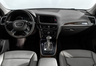 Подержанный автомобиль Audi Q5 2013 года (16 фото)