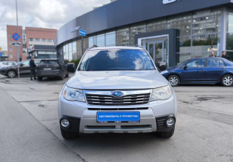 Подержанный автомобиль Subaru Forester Suv 2010 года (2 фото)