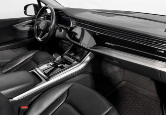 Подержанный автомобиль Audi Q7 2020 года (14 фото)