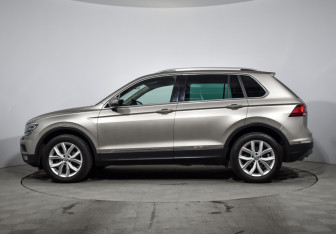 Подержанный автомобиль Volkswagen Tiguan 2017 года (8 фото)