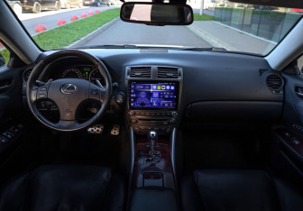 Подержанный автомобиль Lexus IS Sedan 2008 года (10 фото)