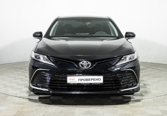 Подержанный автомобиль Toyota Camry Sedan 2021 года (2 фото)