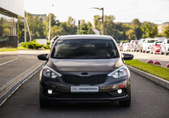 Подержанный автомобиль Kia Cerato Sedan 2015 года (4 фото)