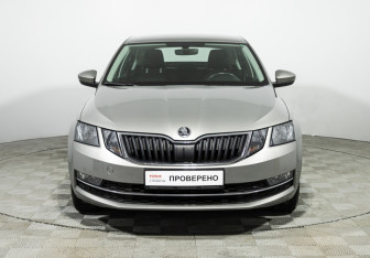 Подержанный автомобиль Skoda Octavia Liftback 2019 года (2 фото)