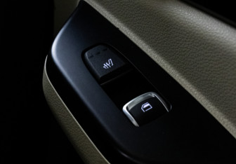 Подержанный автомобиль Kia Carnival 2020 года (24 фото)