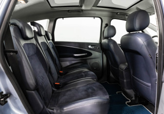 Подержанный автомобиль Ford S-MAX 2007 года (14 фото)