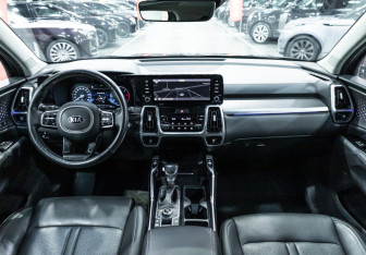 Подержанный автомобиль Kia Sorento 2021 года (16 фото)