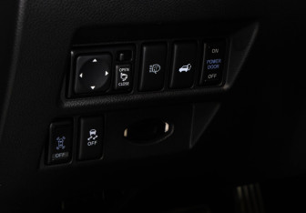 Подержанный автомобиль Infiniti QX70 2015 года (21 фото)