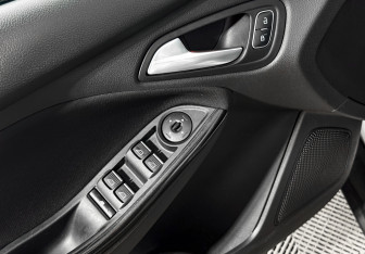 Подержанный автомобиль Ford Focus Sedan 2018 года (10 фото)