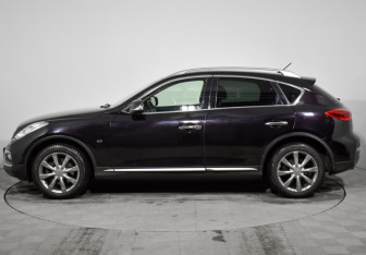Подержанный автомобиль Infiniti QX50 2016 года (8 фото)