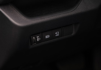 Подержанный автомобиль Toyota RAV4 2022 года (14 фото)