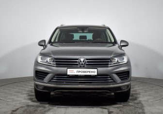 Подержанный автомобиль Volkswagen Touareg 2015 года (2 фото)