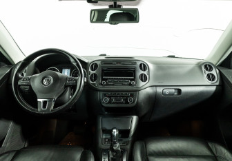 Подержанный автомобиль Volkswagen Tiguan 2012 года (13 фото)