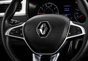 Подержанный автомобиль Renault Arkana 2021 года (12 фото)