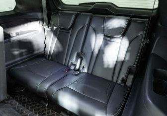 Подержанный автомобиль GAC GS8 2023 года (22 фото)