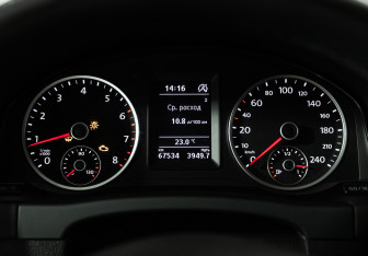 Подержанный автомобиль Volkswagen Tiguan 2016 года (12 фото)
