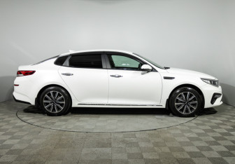 Подержанный автомобиль Kia Optima Sedan 2018 года (4 фото)