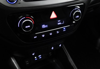 Подержанный автомобиль Hyundai Solaris Sedan 2018 года (16 фото)