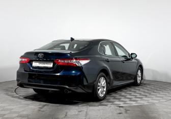 Подержанный автомобиль Toyota Camry Sedan 2019 года (5 фото)