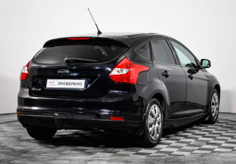 Подержанный автомобиль Ford Focus Hatchback 2012 года (5 фото)